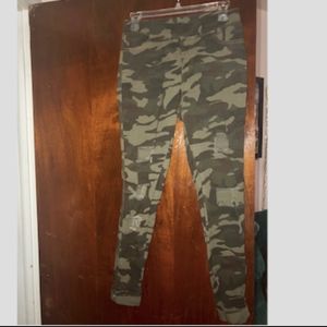 Camouflage skinny leg pants with rips